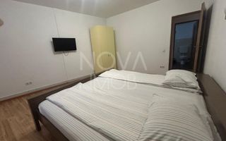 Casa de vanzare 200 mp cu spatiu comercial la parter, strada Lunga - Poză 7