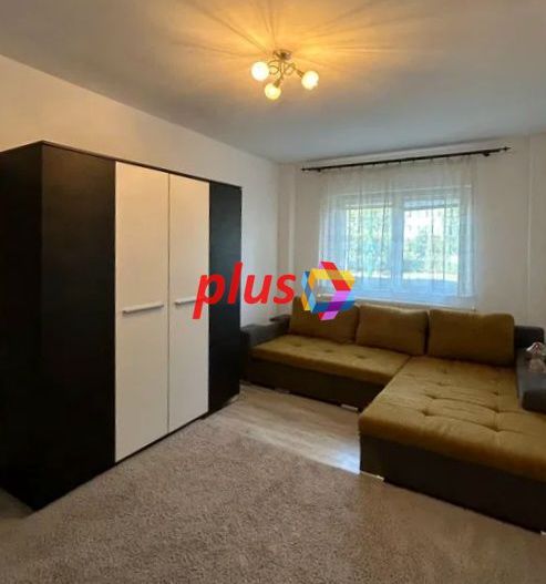 Apartament cu patru camere, zona Florilor/Craiter , 80 mp - Poză 1