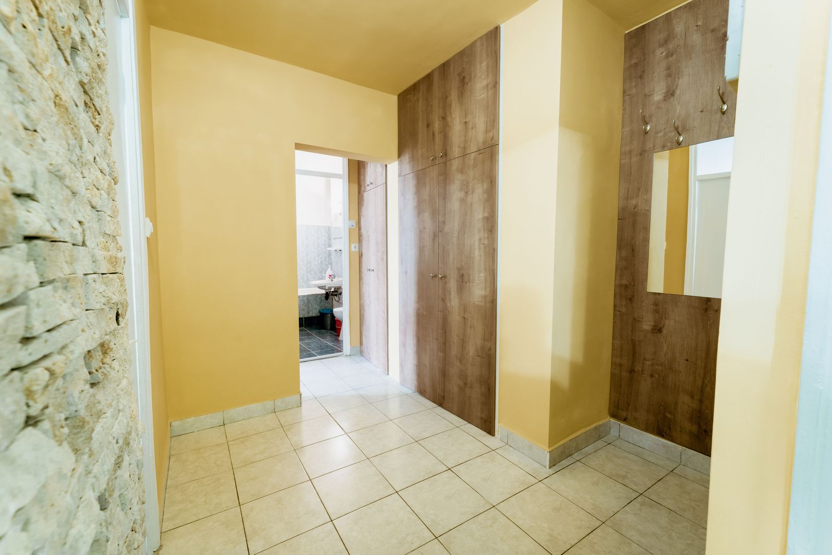 În Micălaca apartament cu 2 camere - Poză 2