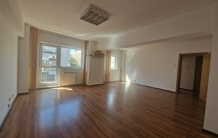 Tineretului, birou 3 camere, semidecomandat, 2 grup-uri sanitare