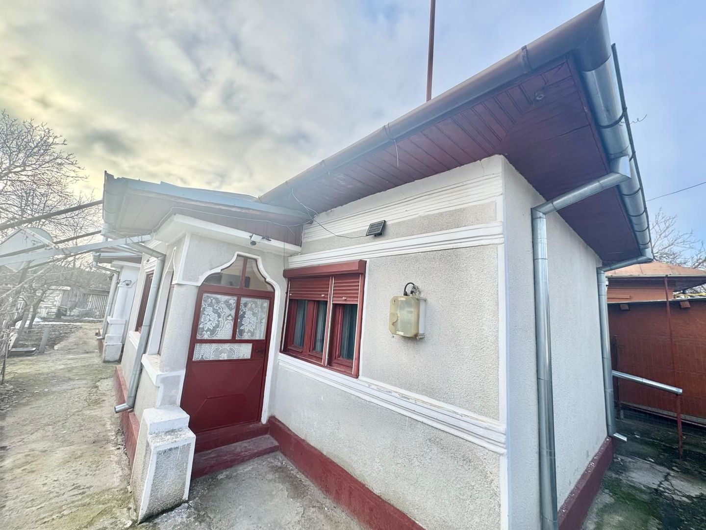 Casă de vânzare – Fdt. Rozelor - Poză 1