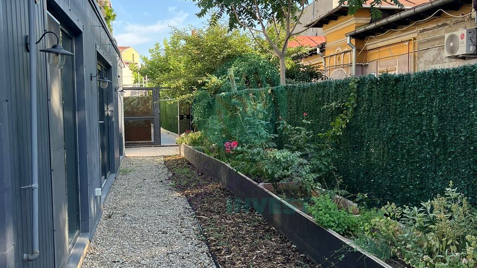 Proprietate UNICĂ– Apartament cu 4 Camere si Curte Proprie 210 mp - Poză 16