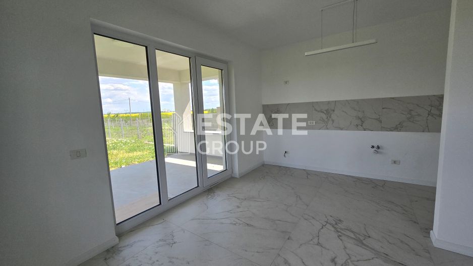 Duplex pe parter cu 3 camere in Covaci - Poză 2