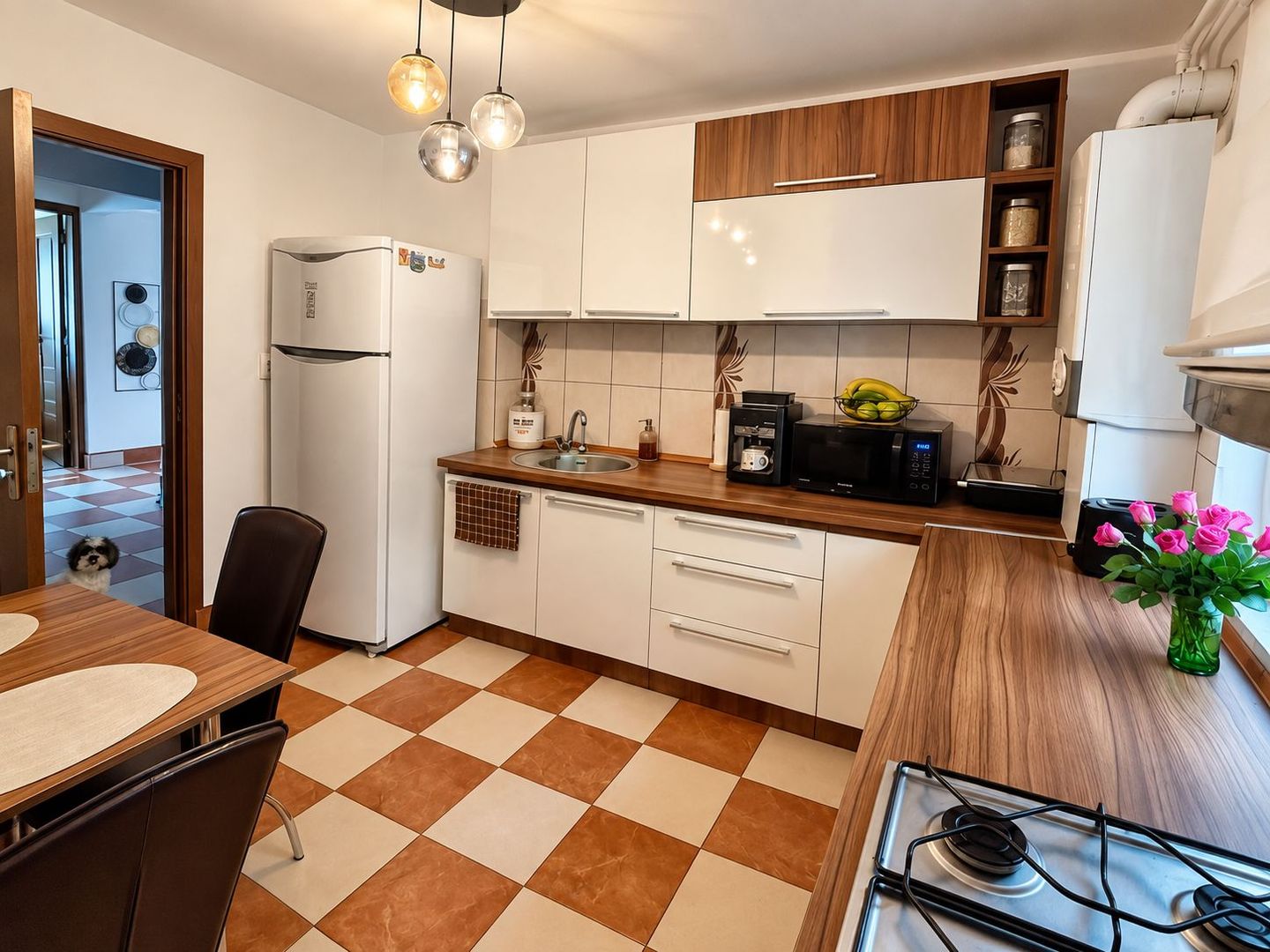 Dambovita | 3 camere | Decomandat | Centrala proprie | 2 bai | 2 balcoane - Poză 6