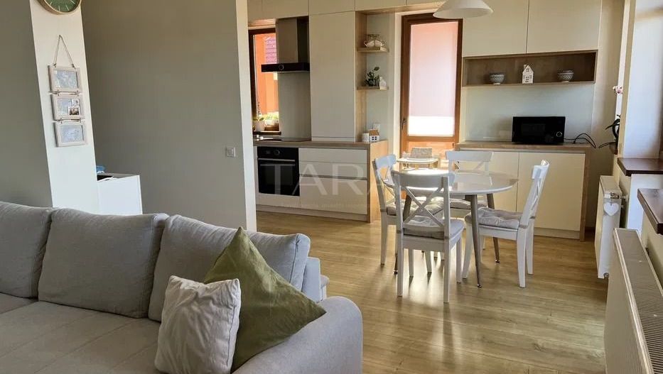 Apartament spectaculos dispus pe 2 nivele-Baciu - Poză 1