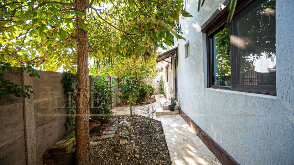 Viluta cocheta cu curte frumoasa in Mamaia Sat! - Poză 35