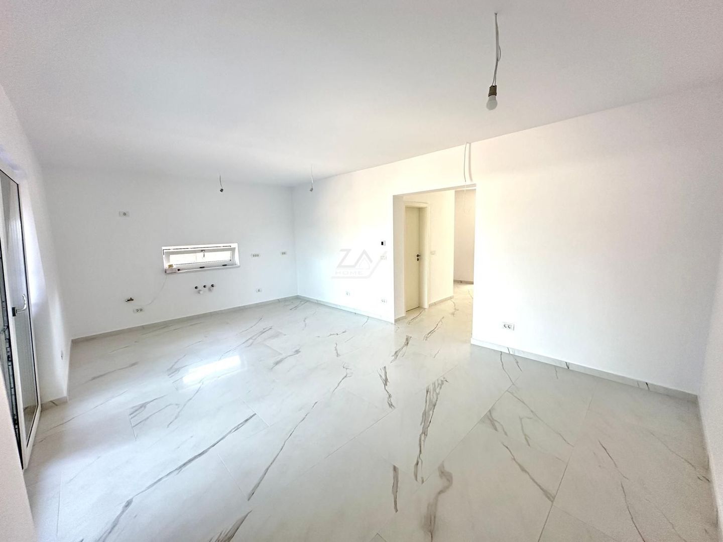 COMISION 0! Duplex finalizat cu 5 camere si 3 bai. Panouri fotovoltaice. - Poză 3