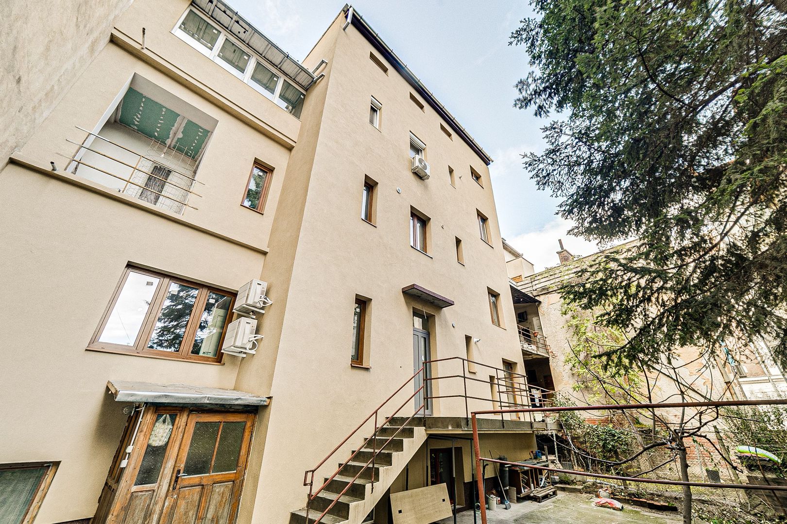 Apartament spațios în zonă centrală - Poză 12