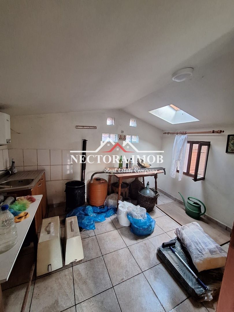 NECTORA IMOB-CASA mare 5 camere, 3 bai, pod, demisol pentru birouri - Poză 14