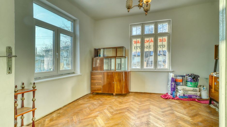 Centru- Casă boierească individuală- 5 camere si  451 mp teren - Poză 21