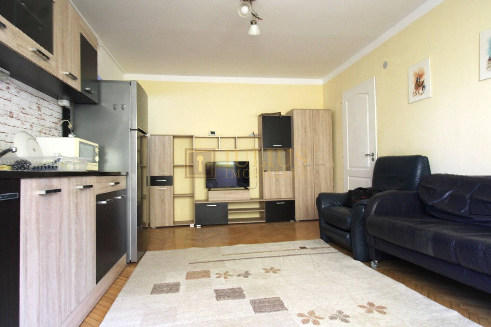 Apartament spatios, 3 camere, centrala proprie - Poză 4