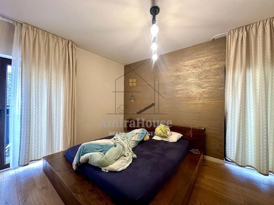 Apartament 3 camere in imobil tip vila, 79 mp, garaj, curte comuna, Gruia - Poză 11