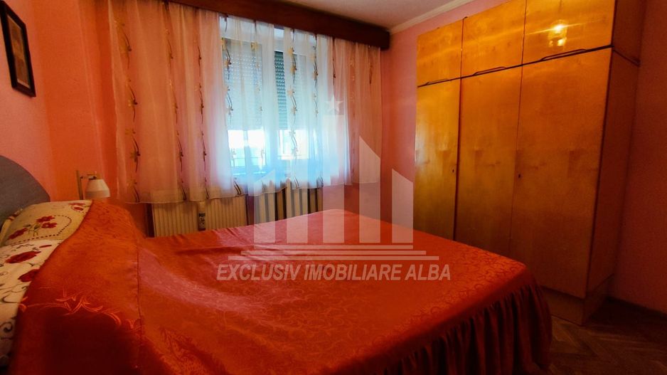 Apartament cu 4 camere decomandate, Centru - Poză 4