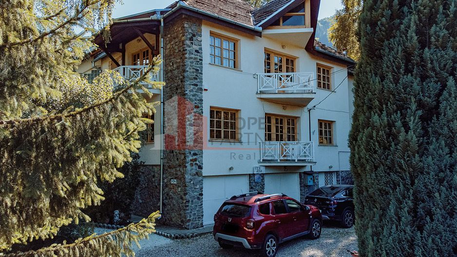 Vila superba langa Castelul Bran - Poză 1