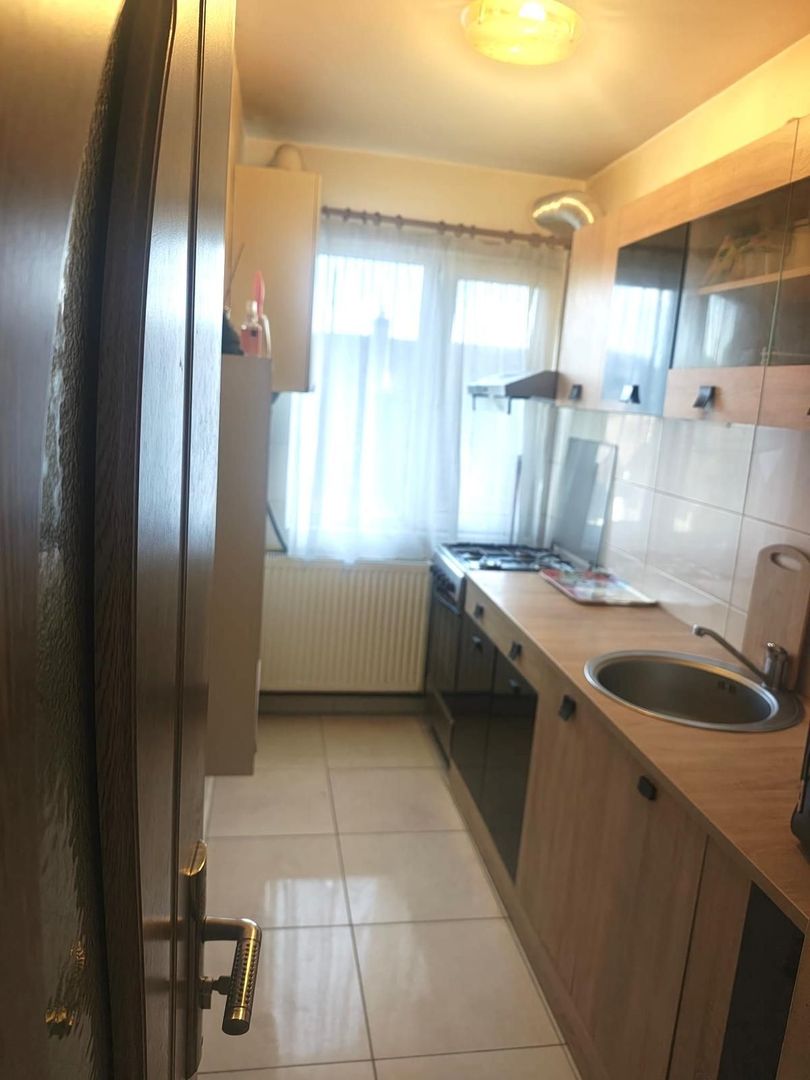 Apartament mobilat si utilat modern - Poză 4