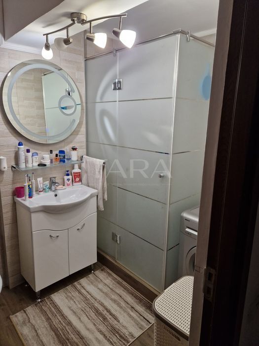 Apartament complet mobilat, cu 2 balcoane termopan. Parcare și boxă. - Poză 8