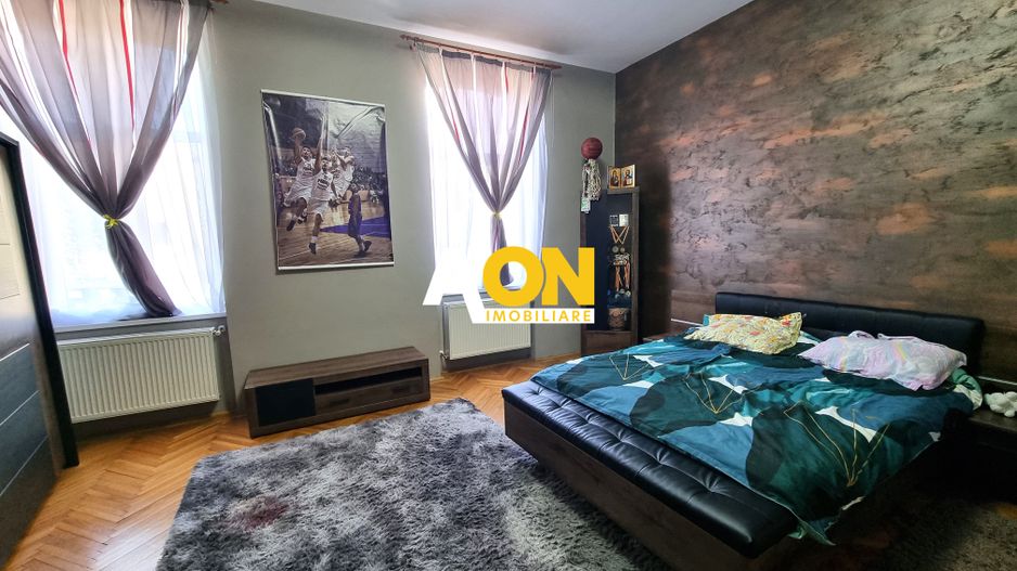 De vanzare casa 5 camere, 1200mp teren, zona ultracentrala - Poză 2