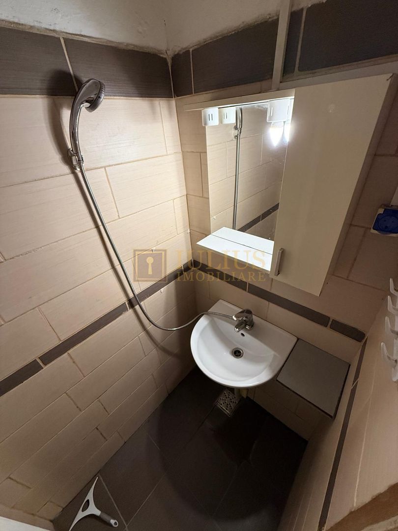 2 camere| apartament la casa-curte comuna| loc de parcare| centrala proprie| - Poză 10