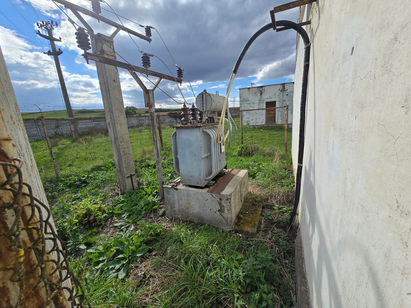 Teren+clădiri 60.000 mp.18 euro mp.deschidere la autostradă, - Poză 4