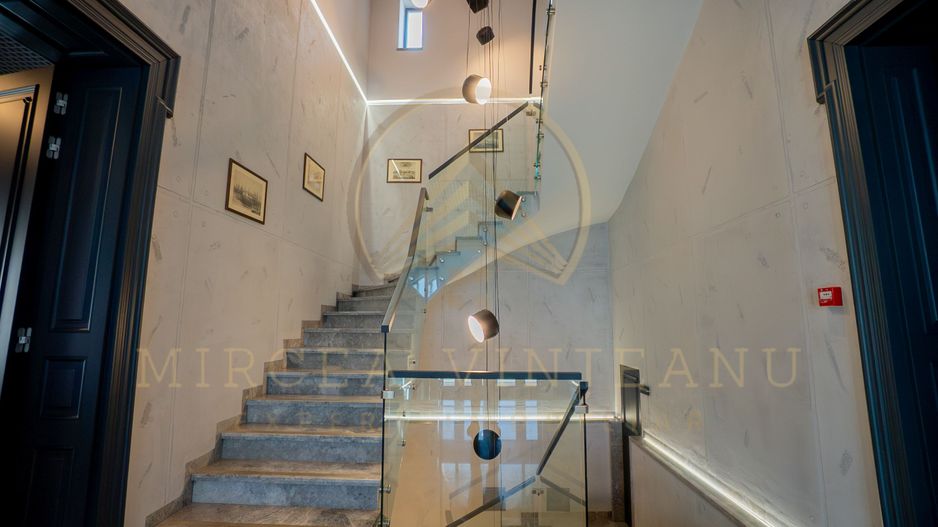 Vilă istorică de vânzare în Peninsula Constanța - Poză 22