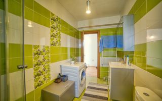 Casa complet mobilata 5 camere 3 bai curte generoasa - Poză 26