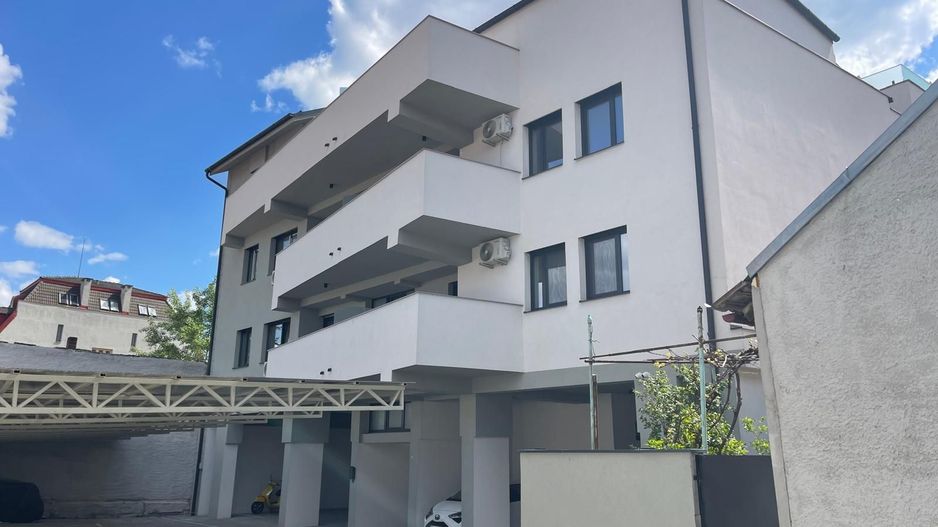 Oază urbană lângă Parcul Brătianu–apartament modern cu terasă spațiosa - Poză 2