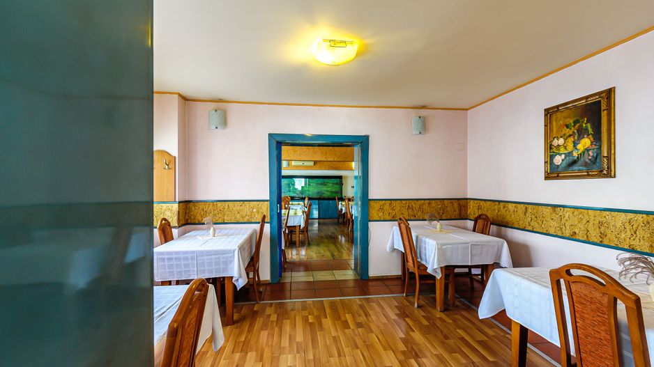 Hotel în Pârneava - Poză 2