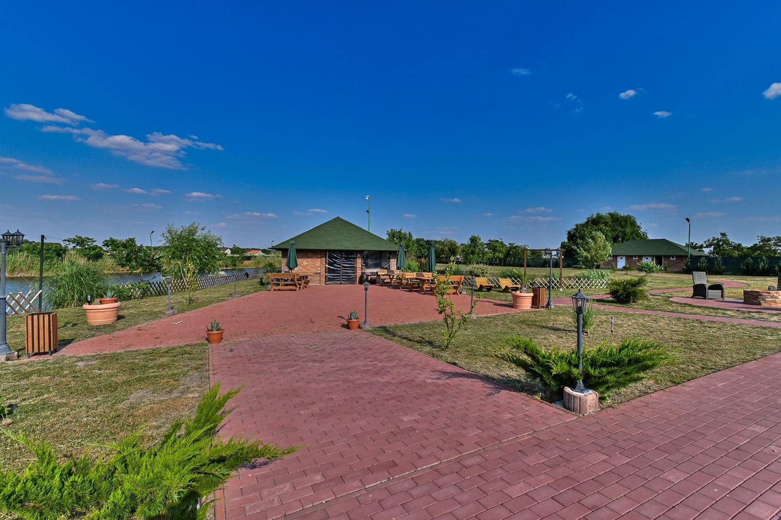 Sala de evenimente cu  piscina si foisor Biled COMISION 0 % CUMPARATOR - Poză 17