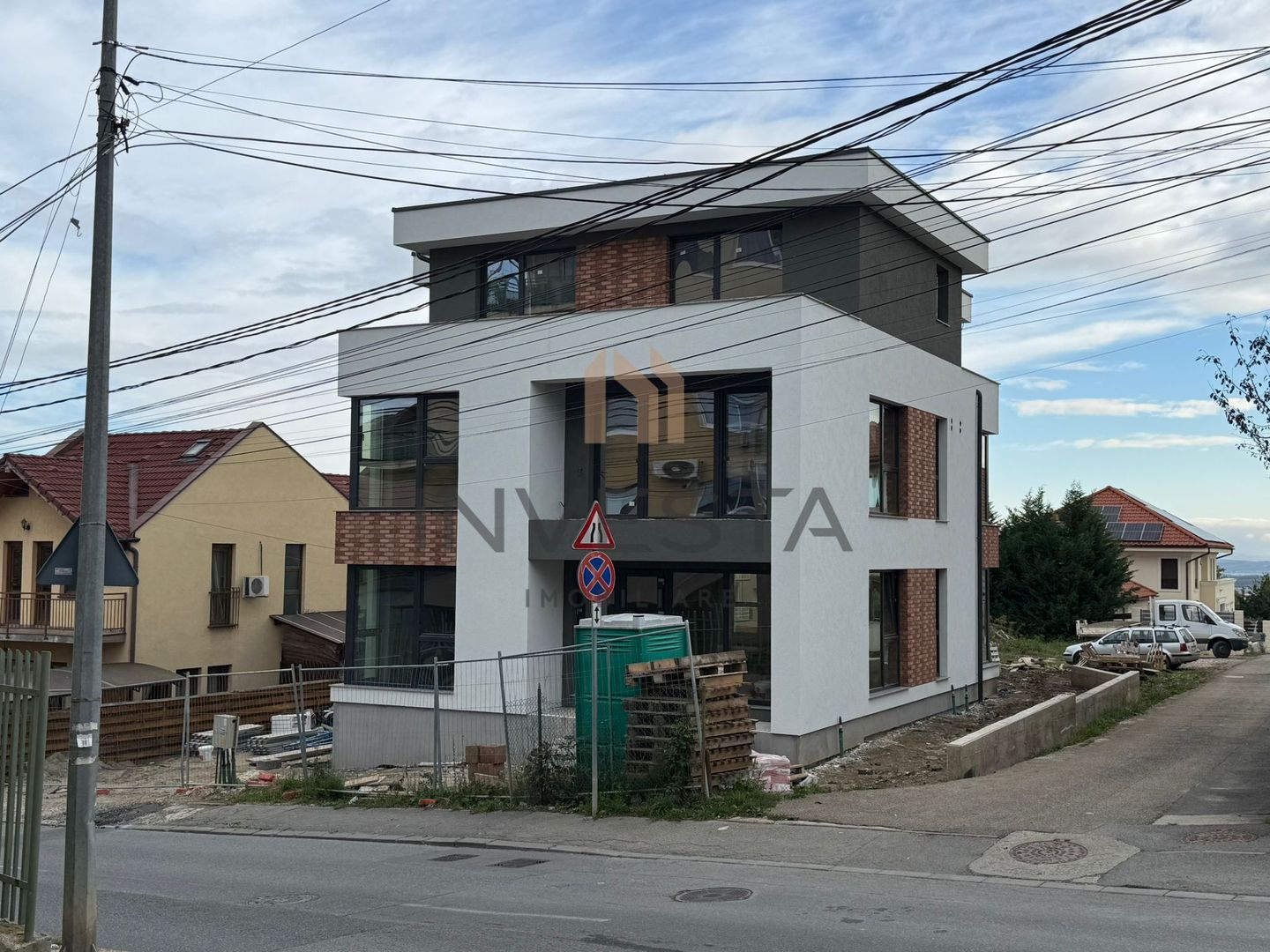 Oportunitate de investitie! Spatiu in proximitatea Grand Hotel Italia! - Poză 1