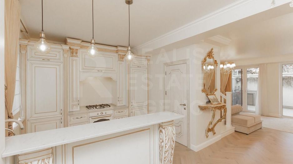 Chirie, casă, 4 camere, strada Melestiu, Centru - Poză 8