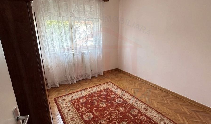 Vanzare apartament cu 4 camere in Micro 13, etaj 3, pret 65 000 euro - Poză 16