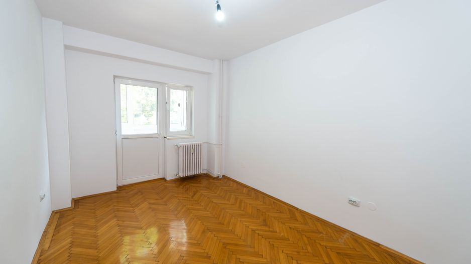 Apartament 3 camere decomandat, 88 mp, an 1982, Piata 1 Mai, Victoriei - Poză 12