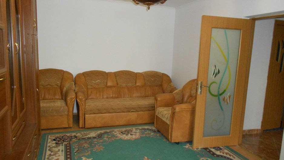 Apartament 2 camere decomandat bloc 1980 langa metrou Gorjului - Poză 3