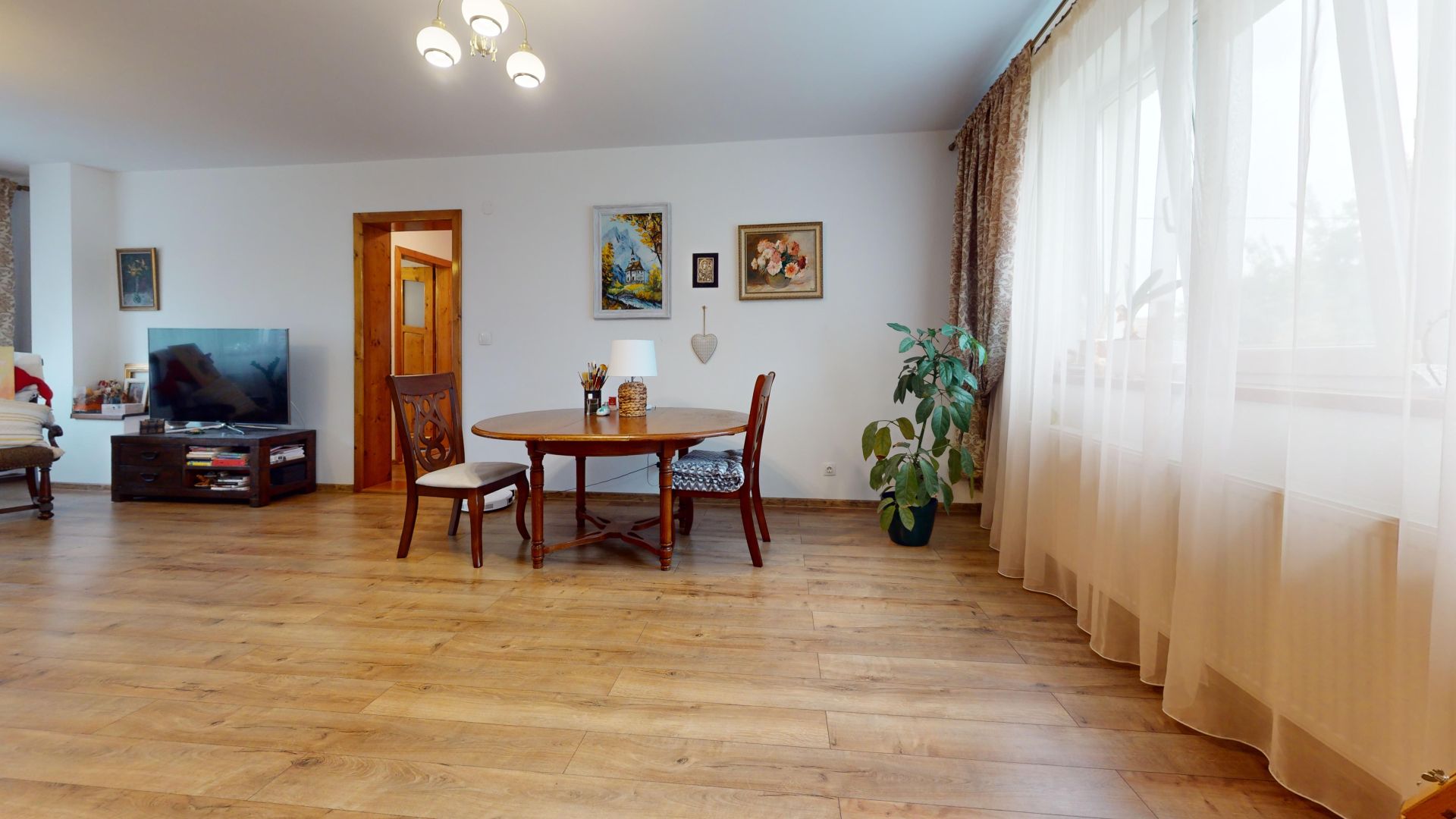 Casa cu 4 camere,237mp,zona strada Lunga - Poză 26