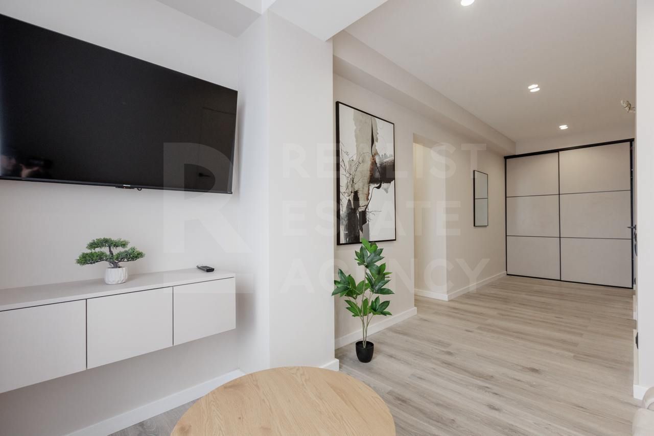 Vânzare, apartament, 2 camere + living, strada Calea Ieşilor, Sculeni - Poză 8