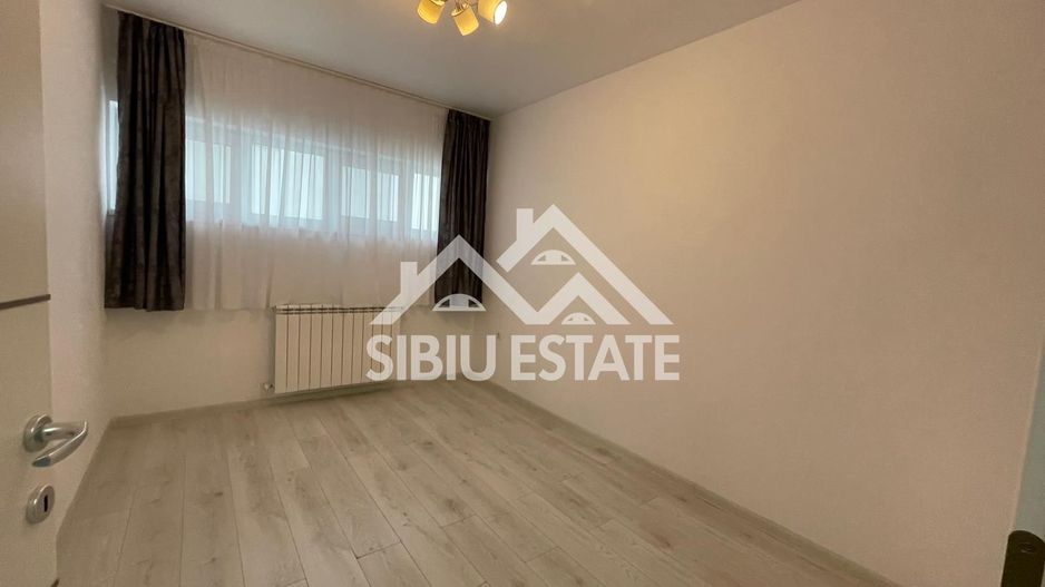 Apartament de inchiriat cu 3 camere, mobilat si utilat - Poză 10