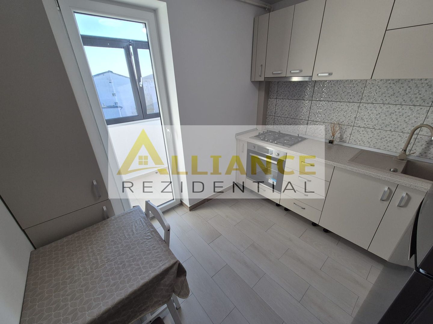 Garsoniera moderna | 32 mp | mobilată și utilată| sector 4 - Poză 7