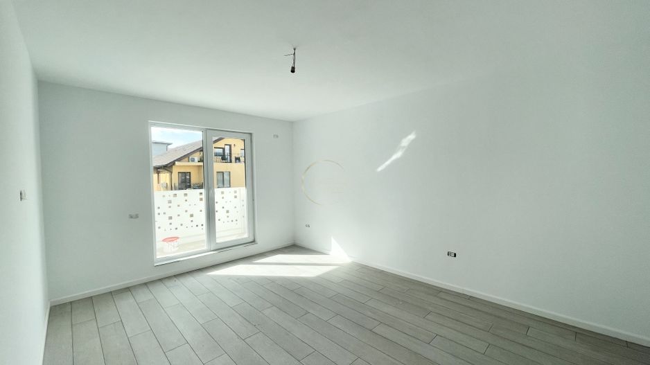 NOU Apartament decomandat 3 camere - Hotel IQ, Giroc - Poză 1