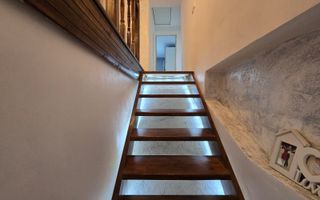 Casa 7 camere 3 bai 2 intrari Zona Garii - Poză 4