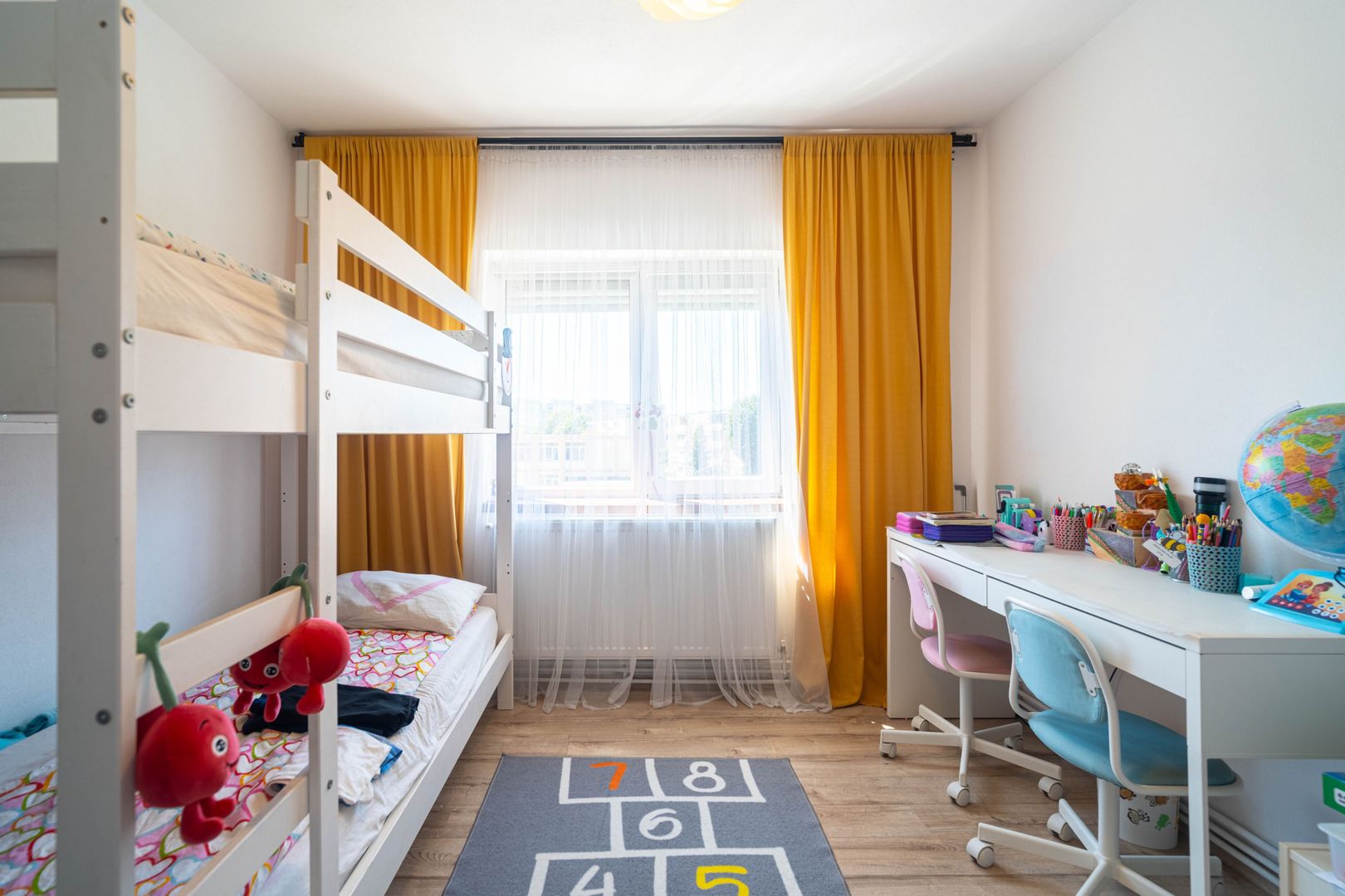 Apartament 5 camere Vlaicu – Renovat, 2 băi, centrală proprie - Poză 3