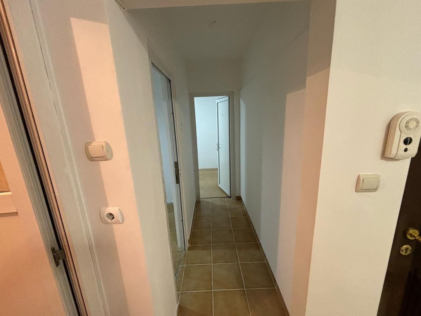 Apartament cu 3 camere de vânzare – Zărnești (Tohanu Vechi) - Poză 7