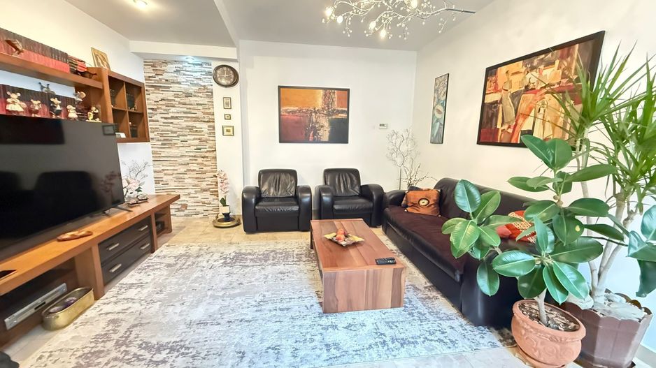 OPORTUNITATE | CASĂ DE VÂNZARE | 5 CAMERE | CURTE COMUNĂ MARIA ROSETTI - Poză 2