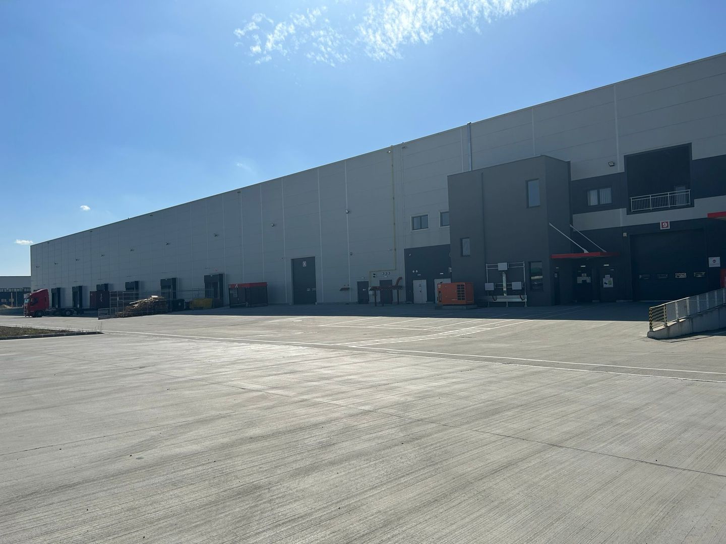 Spațiu cu rafturi pentru Logistică/Depozitare - Poză 5