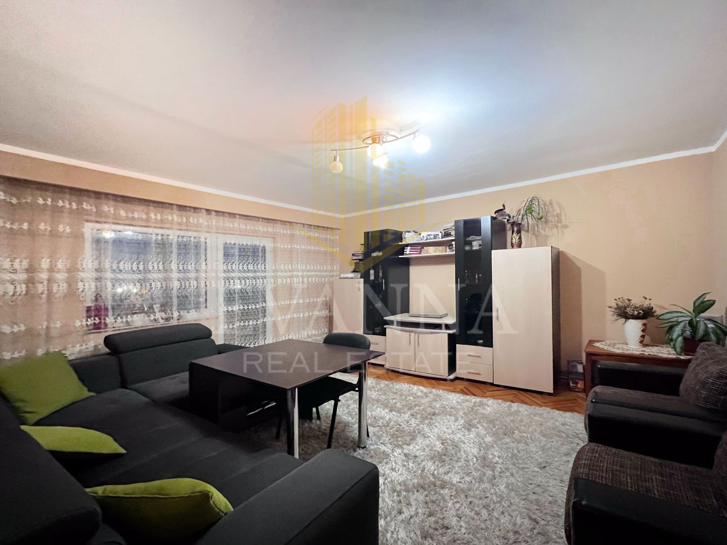 De vanzare 4 camere | 90 mp utili | balcon | zona Garii. - Poză 9