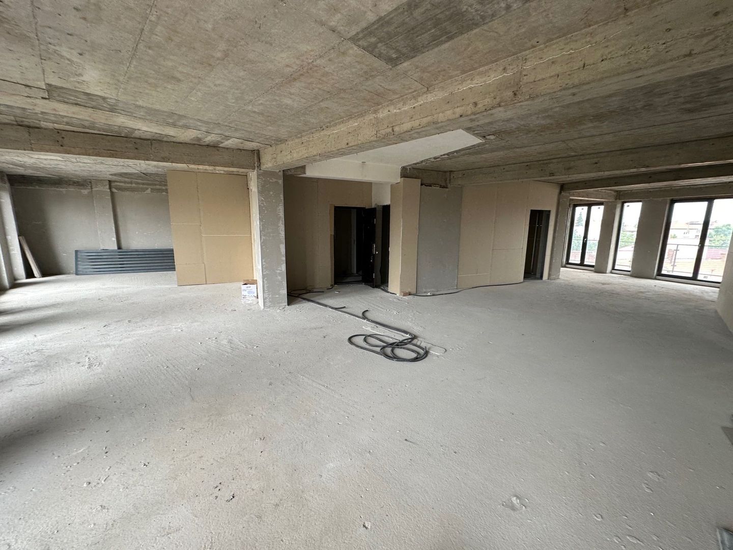 Cladire de birouri  Central pretabil activități medicale - Poză 17