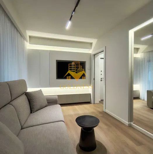 1 Camera Decomandata, Centru, P-ta Mihai Viteazu, Modern, Parcare - Poză 1