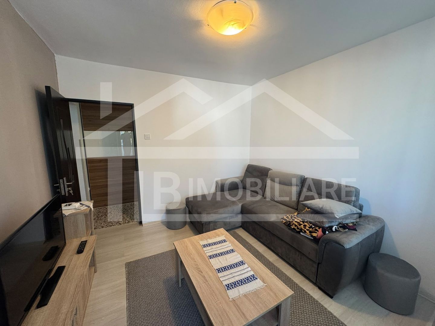 Apartament cu 2 camere, 50 mp, decomandat, Zona Aleea Carpati - Poză 2