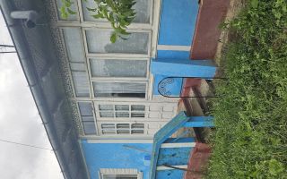 Casă bătrânească de vânzare în Costuleni – 4 camere, beci, fântână, teren 2700 mp - Poză 3