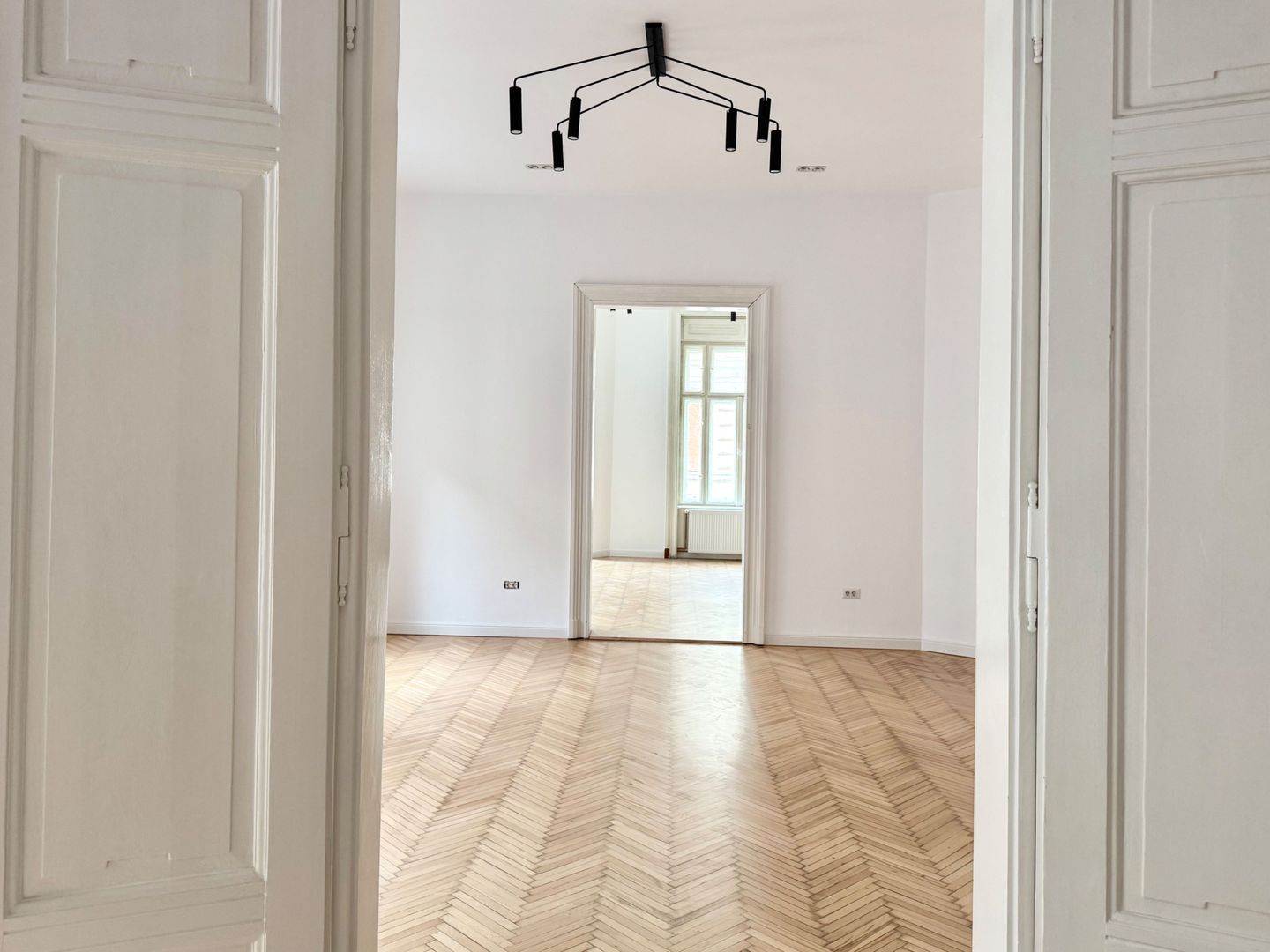 Birouri reprezentative, finisaje moderne, prima închiriere - Poză 2