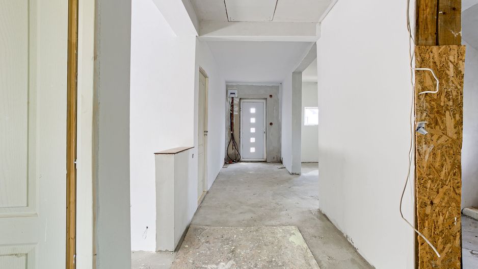 Casă nouă la gri cu 5 camere în Vladimirescu - Poză 4